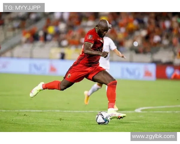 比利时足球明星海报展现璀璨球技与激情瞬间的视觉盛宴